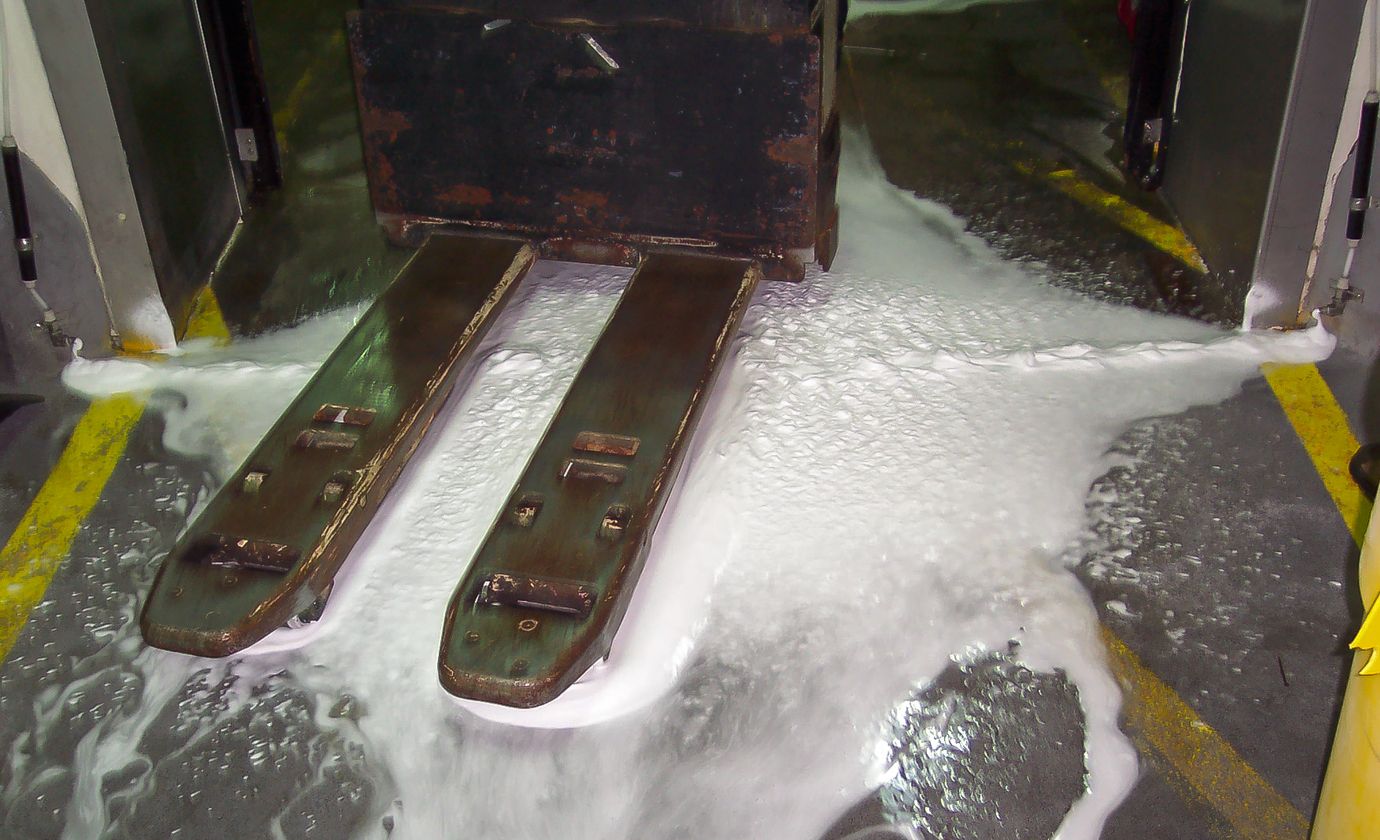 FOAMit 24V Single-Line Concentrate Doorway Foam Unit – image 3