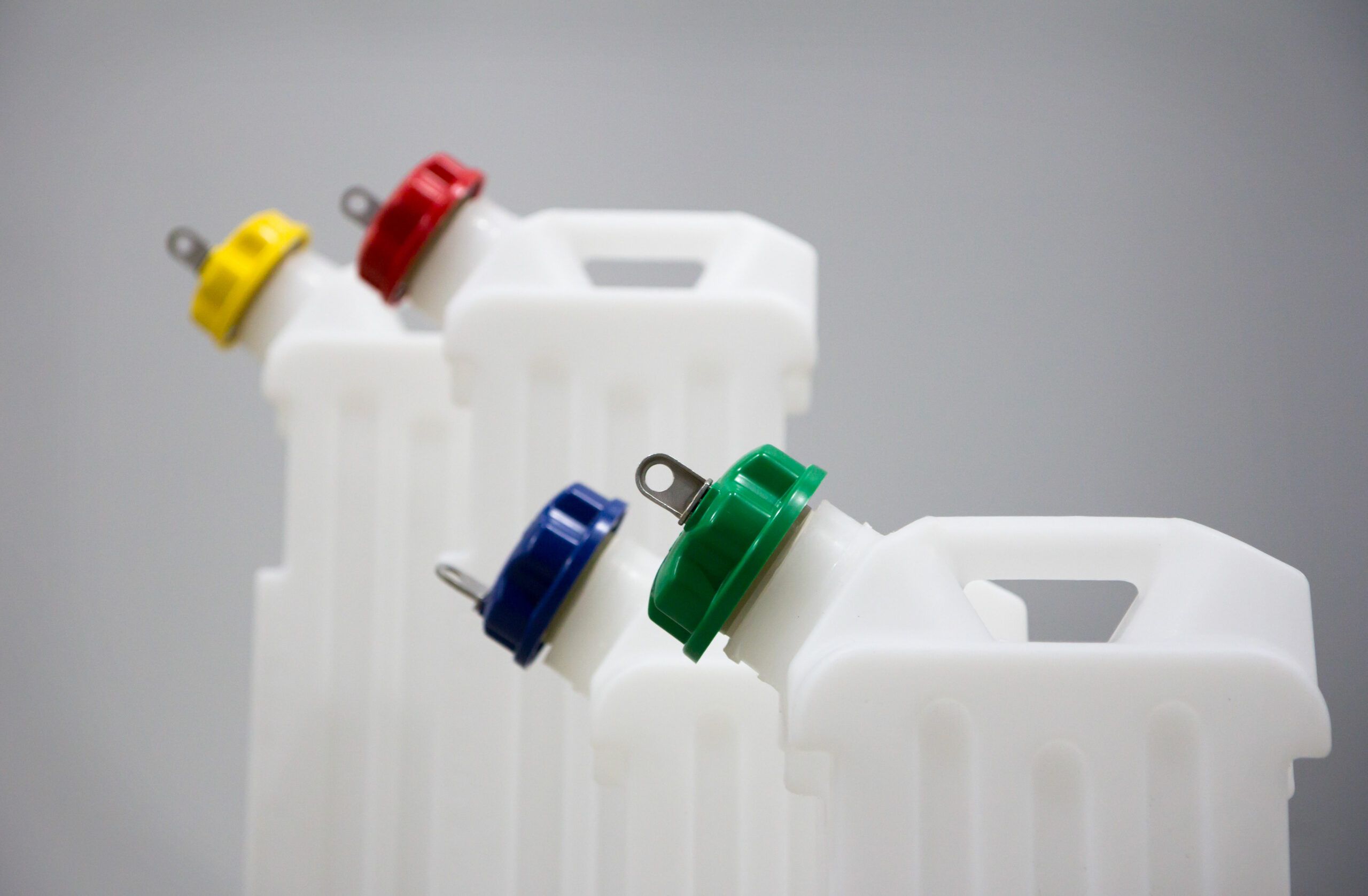 FOAMit 2.5 Gallon Chemical Jug with Locking Cap – image 3