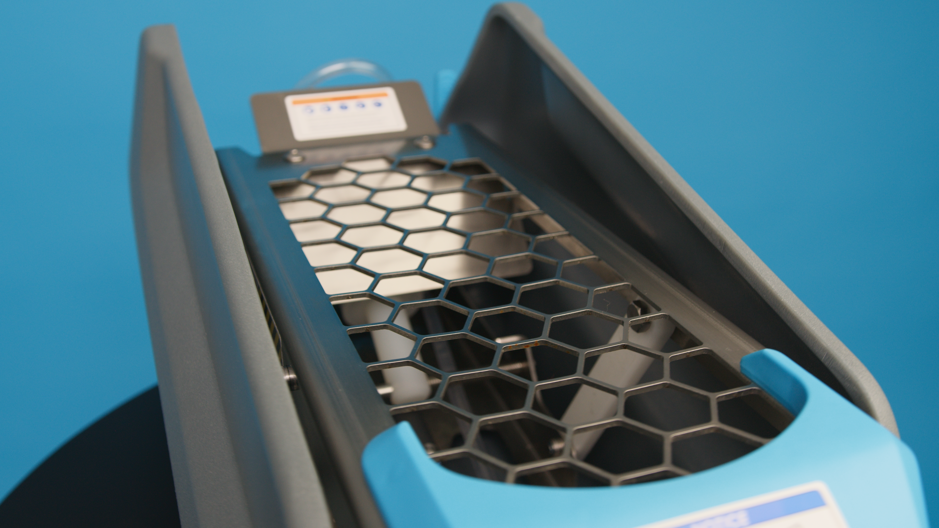 FOAMit Airless Footwear Sanitizing Unit with Boot Scrubber and Combo Base Plate – image 4